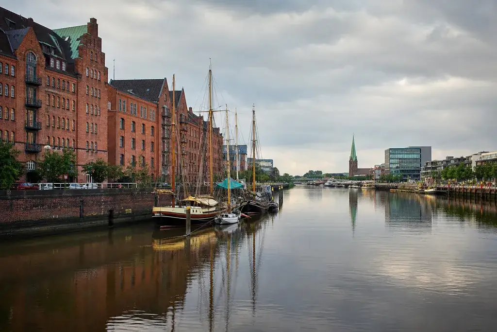 Typische Landschaft von Bremen, Symbolbild für Strompreise und Grundversorgung im Bundesland.